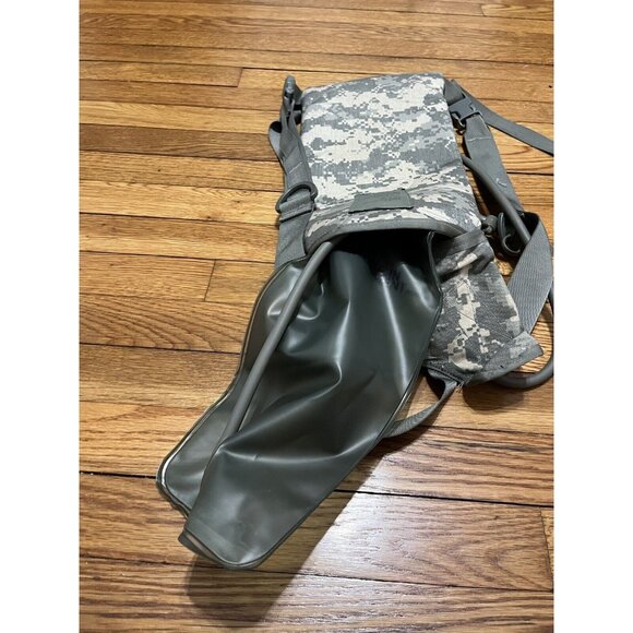 USGI ACU Molle II 3L/100oz Hydration System Carrier Pack w/ Bladder - Picture 9 of 9